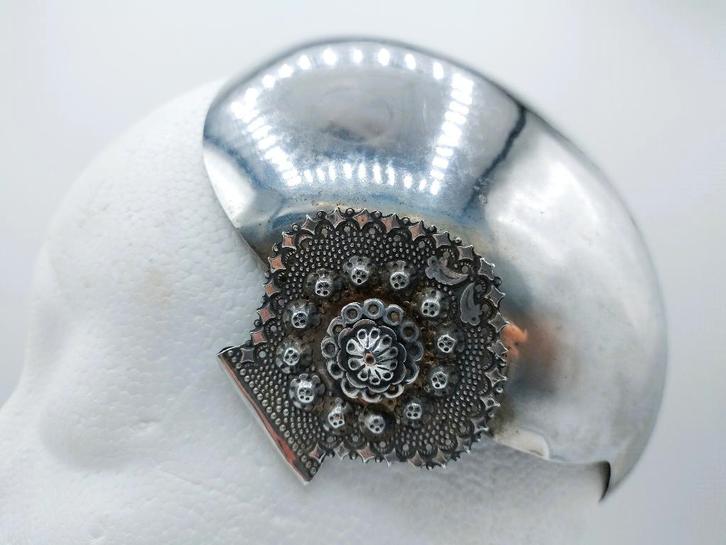 Zilveren Fries oorijzer, K.J. Kanninga, Drachten 1908, Antiek en Kunst, Antiek | Goud en Zilver, Zilver, Verzenden