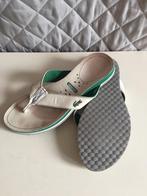 Lacoste slippers wit 37 (2B23), Kleding | Dames, Schoenen, Tweedehands verkoop, Tweedehands verkoop, Wit, Ophalen of Verzenden