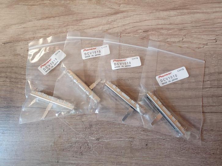 4x Originele Faders DJM400,DJM700,DJM750,DJM800, Muziek en Instrumenten, Mengpanelen, Nieuw, Minder dan 5 kanalen, Verzenden