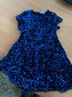 2 pailletten jurken 122-128 (rood en blauw), Ophalen of Verzenden, Zo goed als nieuw, Meisje, Jurk of Rok