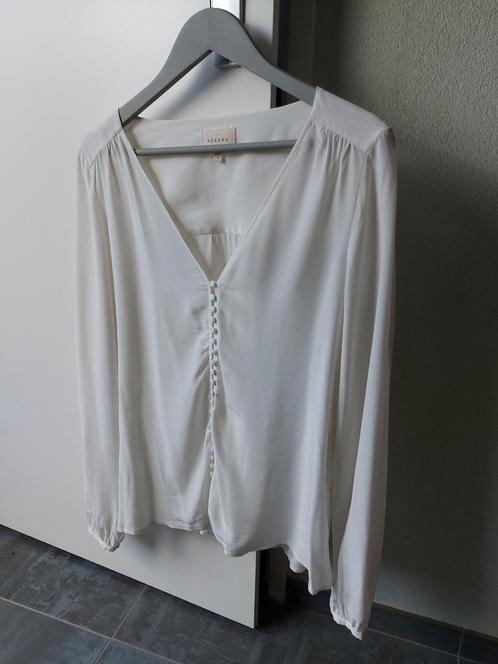 Sezane witte zijden blouse mt. 40, Kleding | Dames, Blouses en Tunieken, Zo goed als nieuw, Maat 38/40 (M), Wit, Ophalen of Verzenden