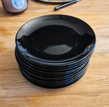 Set zwarte borden 20cm diameter beschikbaar voor biedingen