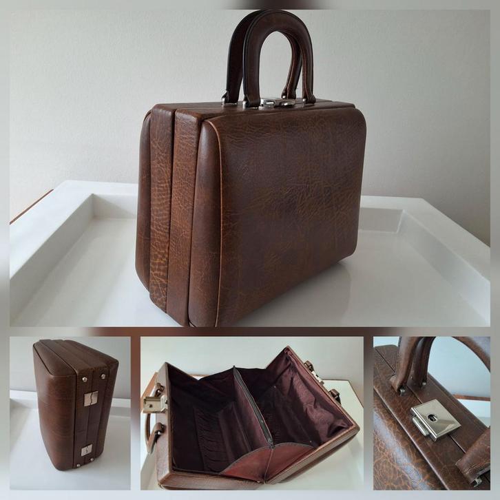 Vintage Skai Bruine Beautycase - Nette Staat, Sieraden, Tassen en Uiterlijk, Beautycases, Gebruikt, Softcase, Bruin, Ophalen of Verzenden