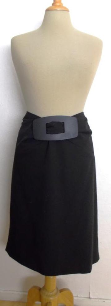 Mooie zwarte rok met aparte gesp! 44 beschikbaar voor biedingen