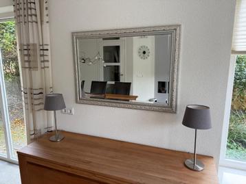 Klassieke wandspiegel – 103 x 73 cm – in uitstekende staat beschikbaar voor biedingen