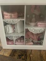 Baby cadeau kastje meisje, Kinderen en Baby's, Kraamcadeaus en Geboorteborden, Ophalen of Verzenden, Zo goed als nieuw, Kraamcadeau