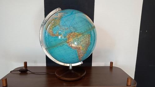 Grote vintage wereldbol / globe lamp jaren 70, Huis en Inrichting, Woonaccessoires | Wereldbollen, Zo goed als nieuw, Ophalen of Verzenden