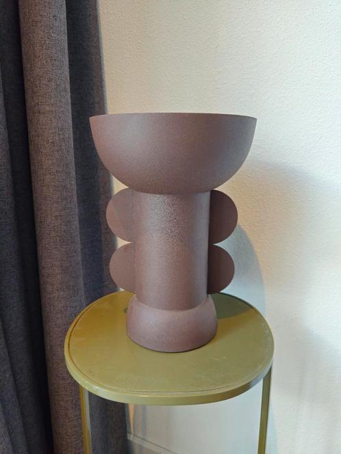 Metalen design vaas/pot, Huis en Inrichting, Woonaccessoires | Vazen, Zo goed als nieuw, Overige kleuren, Minder dan 50 cm, Overige materialen