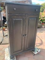 Zwarte grenen meidenkast shabby, Antiek en Kunst, Ophalen