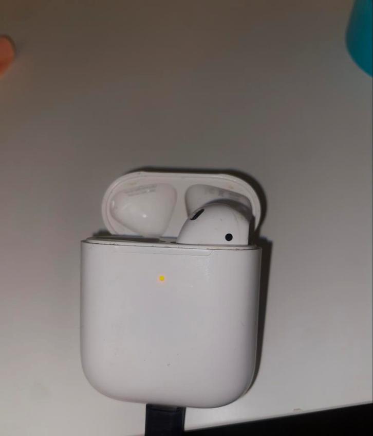 Apple AirPods (Rechts) + Oplaadcase, Audio, Tv en Foto, Koptelefoons, Gebruikt, Draadloos, Ophalen