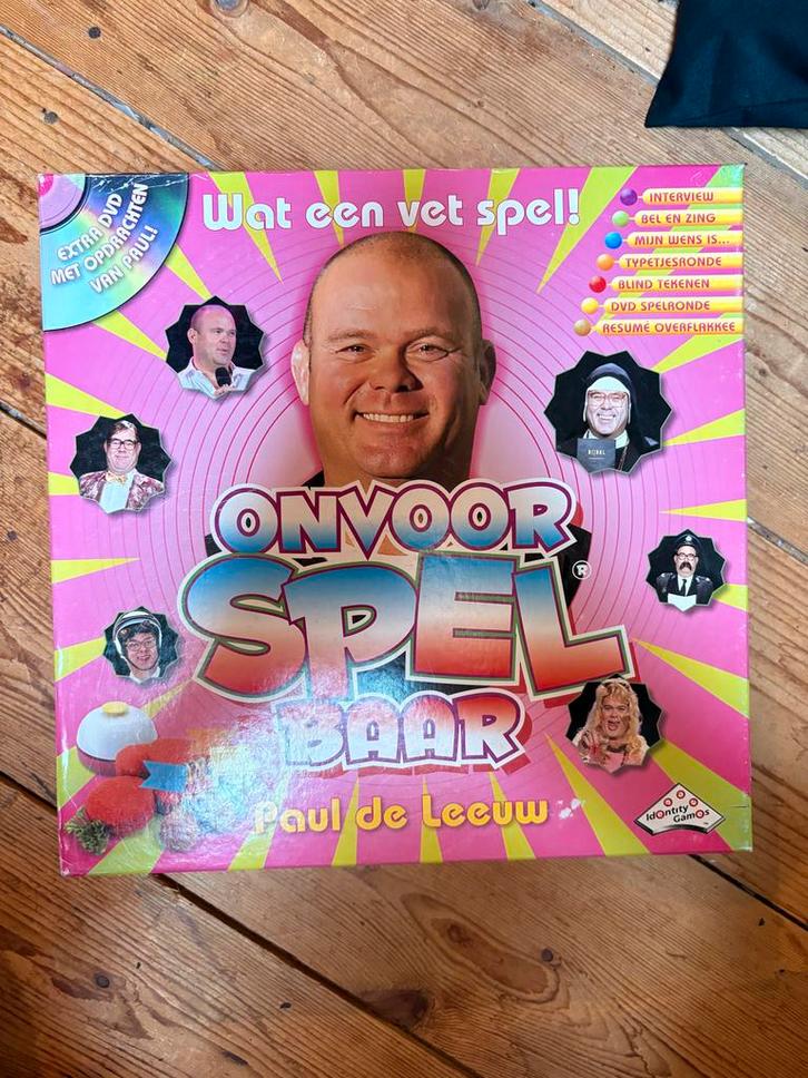 Onvoorspelbaar Bordspel - Paul de Leeuw, Hobby en Vrije tijd, Gezelschapsspellen | Bordspellen, Zo goed als nieuw, Drie of vier spelers
