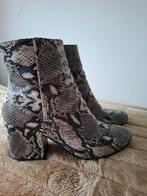 Sascha Enkellaarsjes - Slangenprint, Lage of Enkellaarzen, Grijs, Gedragen, Sascha