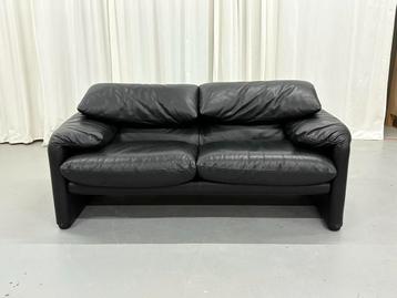 Cassina Maralunga Leren 2-zitsbank beschikbaar voor biedingen