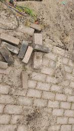 Gratis klinkers, samen eruit halen, uiterste datum 1 juni, Tuin en Terras, Tegels en Klinkers, Ophalen, Zo goed als nieuw, Beton