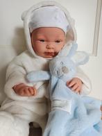 Leuke reborn jongens baby pop in leuk pakje met knuffel, Ophalen of Verzenden, Zo goed als nieuw, Babypop