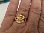 Vintage handgemaakte gouden ring Mattenklopper 14 kar goud, Sieraden, Tassen en Uiterlijk, Verzenden, Zo goed als nieuw, 17 tot 18