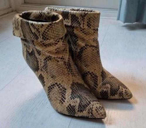 Enkellaarsjes Isabel Marant maat 37, Kleding | Dames, Schoenen, Gedragen, Lage of Enkellaarzen, Beige, Ophalen of Verzenden