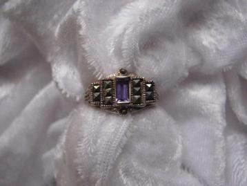 Mooie Fijne Zilveren Art Deco Ring met Amethist en Markasi beschikbaar voor biedingen