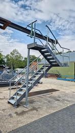 Stalen trap gegalv  hoog 3,05mtr nor122