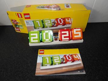 als nieuw Lego 40172 iconische bouwsteenkalender incl doos + beschikbaar voor biedingen