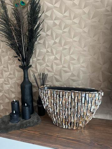 Schelpenvaas beschikbaar voor biedingen