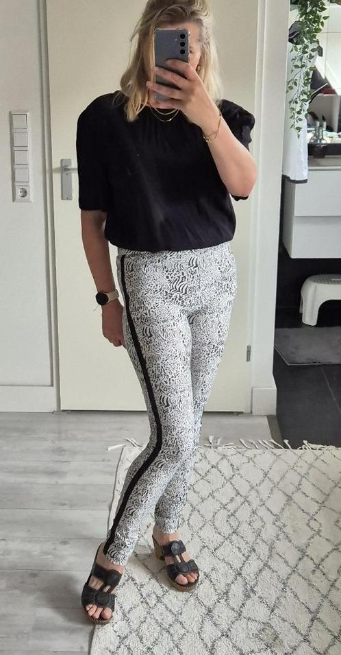 Dames zomerbroek Ivy & You | wit/zwart dierenprint | Maat S, Kleding | Dames, Broeken en Pantalons, Zo goed als nieuw, Maat 38/40 (M)