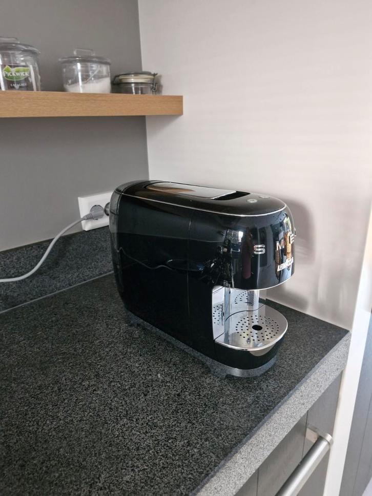 Smeg Lavazza A Modo Mio Koffiemachine, Witgoed en Apparatuur, Koffiezetapparaten, Gebruikt, Koffiepads en cups, Koffiemachine