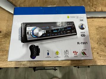 Auto radio RDS nieuw beschikbaar voor biedingen
