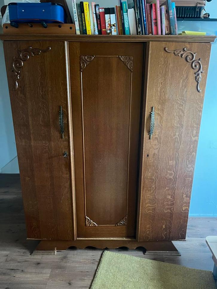 Retro Kledingkast uit 1946, Antiek en Kunst, Antiek | Meubels | Kasten, Ophalen