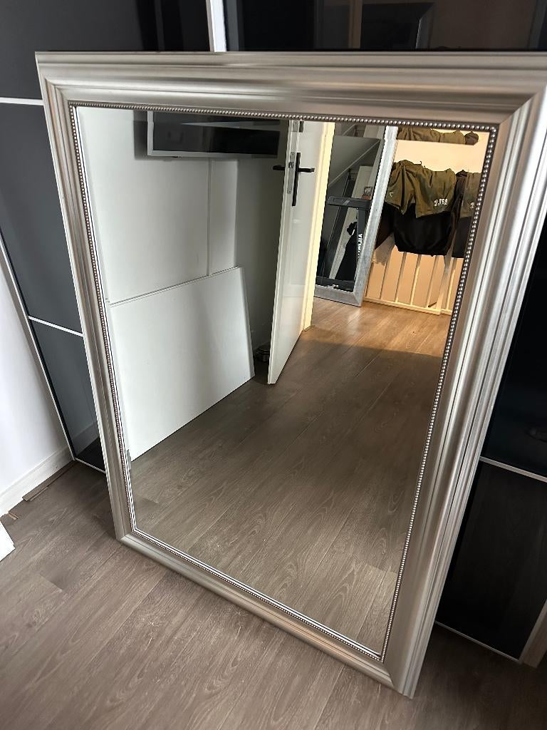 Grote Ikea Levanger Spiegel 130 cm x 94 cm ZGAN, Huis en Inrichting, Woonaccessoires | Spiegels, Ophalen, 100 tot 150 cm, Zo goed als nieuw