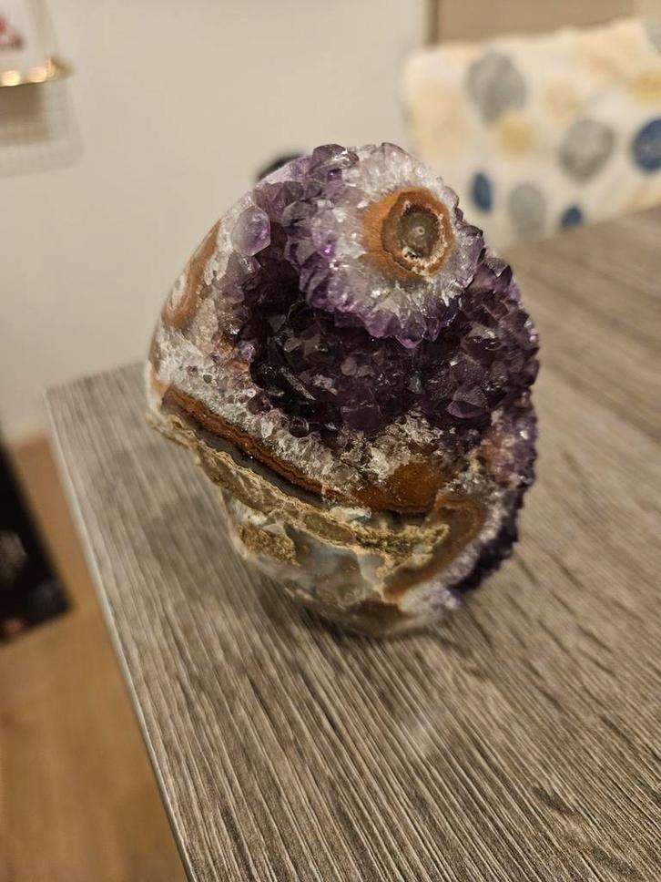 Amethist Druse - 7,5 x 9,5 cm, Verzamelen, Mineralen en Fossielen, Mineraal, Ophalen of Verzenden