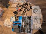 Vintage TRIX bouwdozen met motoren, kettingen, wielen en han, Antiek en Kunst, Ophalen