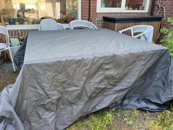 Bristol beschermhoes voor buitentafel en stoelen beschikbaar voor biedingen