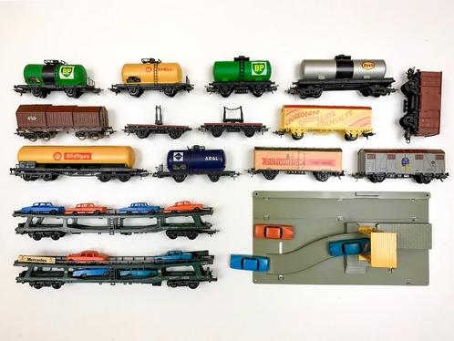LIMA: set van 15 Goederenwagons + Laadstation voor H0-spoor, Hobby en Vrije tijd, Modeltreinen | H0, Gebruikt, Wagon, Gelijkstroom