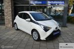 Toyota Aygo 1.0 VVT-i x-cite|LED|AUTOMAAT|2019|79.223KM!, Stof, Gebruikt, Met garantie (alle), 4 stoelen