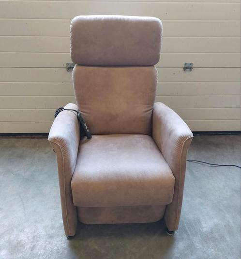 Sta op stoel / relaxfauteuil Prominent, 3 motoren, Huis en Inrichting, Fauteuils, Zo goed als nieuw, Leer, 50 tot 75 cm, Minder dan 75 cm