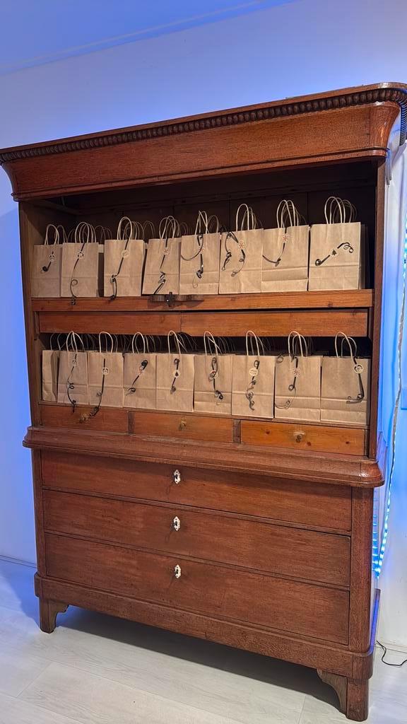 Antiek Fries Kabinet met Lades en Deuren, Antiek en Kunst, Antiek | Meubels | Kasten, Ophalen