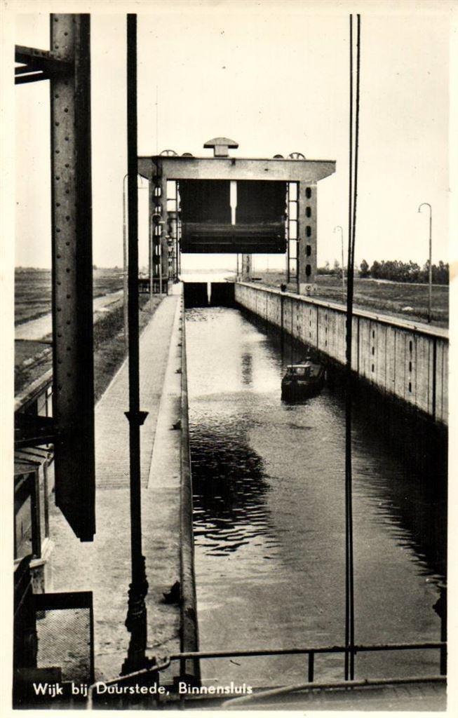 Wijk bij Duurstede, Binnensluis - bootje - ongelopen, Verzamelen, Ansichtkaarten | Nederland, Ongelopen, Utrecht, 1920 tot 1940