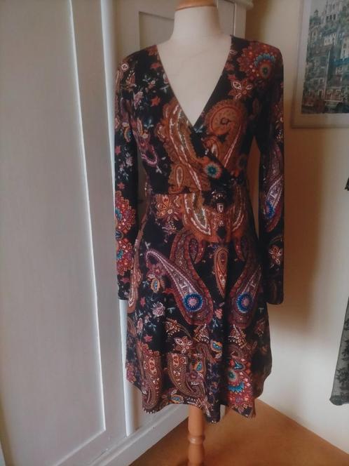 Prachtig jurkje Desiguel maat S lange mouw, overslag, Kleding | Dames, Jurken, Zo goed als nieuw, Maat 36 (S), Bruin, Boven de knie