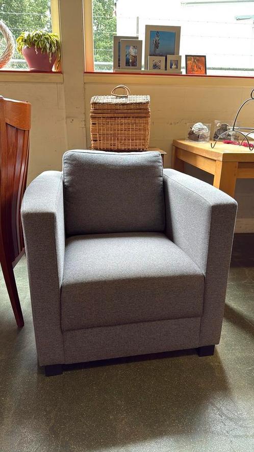 Stoel grijs 80cm bij 80 cm (artikel 13), Huis en Inrichting, Fauteuils, Zo goed als nieuw, Ophalen