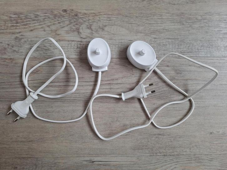 2x Braun Oplader Elektrische Tandenborstel Type 3757, Witgoed en Apparatuur, Onderdelen en Toebehoren, Zo goed als nieuw, Ophalen of Verzenden