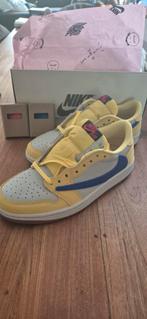 Nike Air Jordan 1 Retro Low OG SP x Travis Scott 'Canary', Ophalen of Verzenden, Nieuw, Sneakers of Gympen