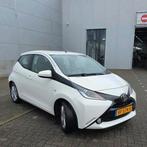 Toyota Aygo 2017/ 110.619km/ APK 29-11-2026 NEDERLANDSE AUTO, Euro 5, Wit, Handgeschakeld, Particulier