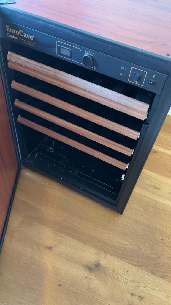 EuroCave Wijnkoelkast - 72 Watt, Witgoed en Apparatuur, Koelkasten en IJskasten, Gebruikt, Zonder vriesvak, Minder dan 75 liter