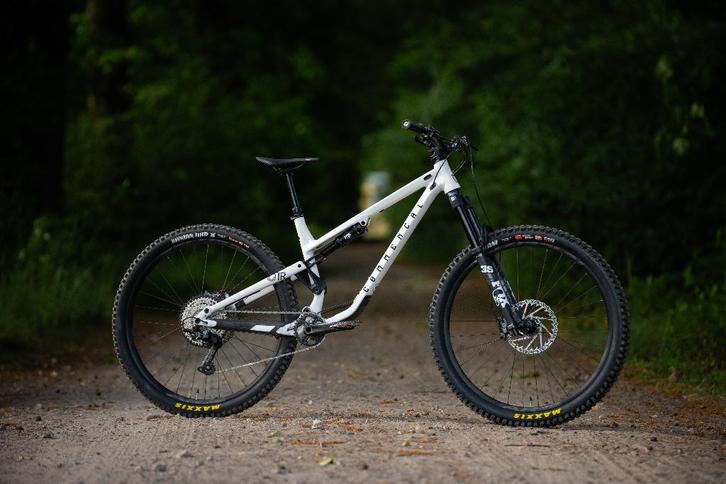 Commencal Meta TR 4 - Custom - New Components - Maat L, Fietsen en Brommers, Fietsen | Mountainbikes en ATB, Zo goed als nieuw