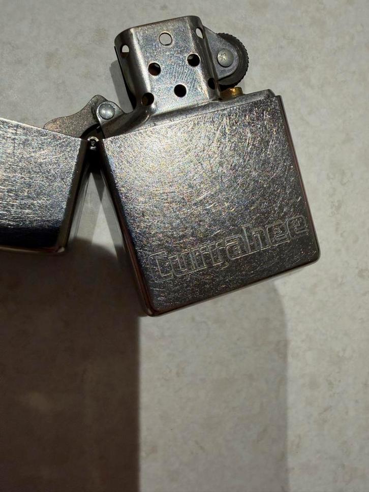 Zippo Aansteker - Currahee Gravering, Verzamelen, Rookartikelen, Aanstekers en Luciferdoosjes, Gebruikt, Aansteker, Ophalen of Verzenden