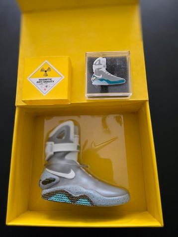 Nike Mag Back to the future Ceramic shoe & Limited Edition P beschikbaar voor biedingen