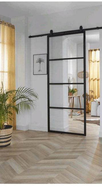 nieuwe metalen schuifdeur met glas beschikbaar voor biedingen