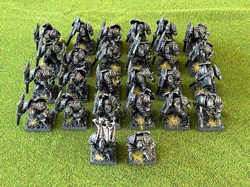 Chaos Warriors with Halberds (1) - Warhammer Fantasy - AoS, Hobby en Vrije tijd, Wargaming, Gebruikt, Warhammer, Figuurtje(s)