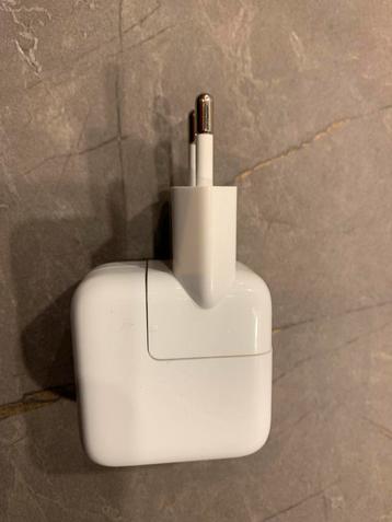 Apple 12W USB Power Adapter beschikbaar voor biedingen